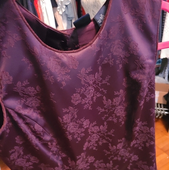 Sleeveless satiny top - Picture 3 of 5